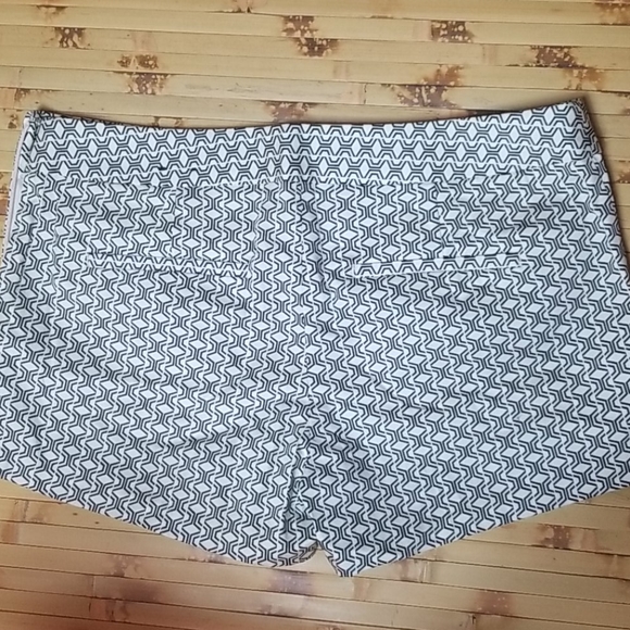 Printed Shorts - Picture 5 of 5
